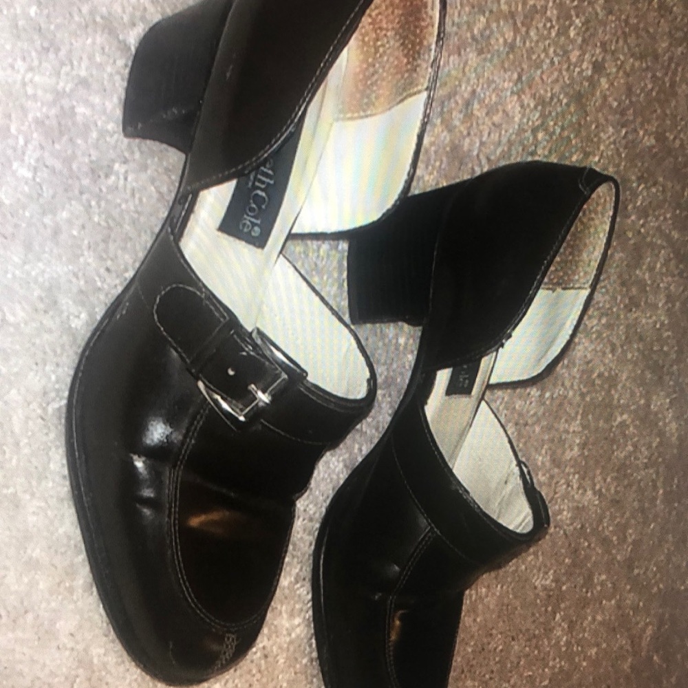 Kenneth Cole low brown heels